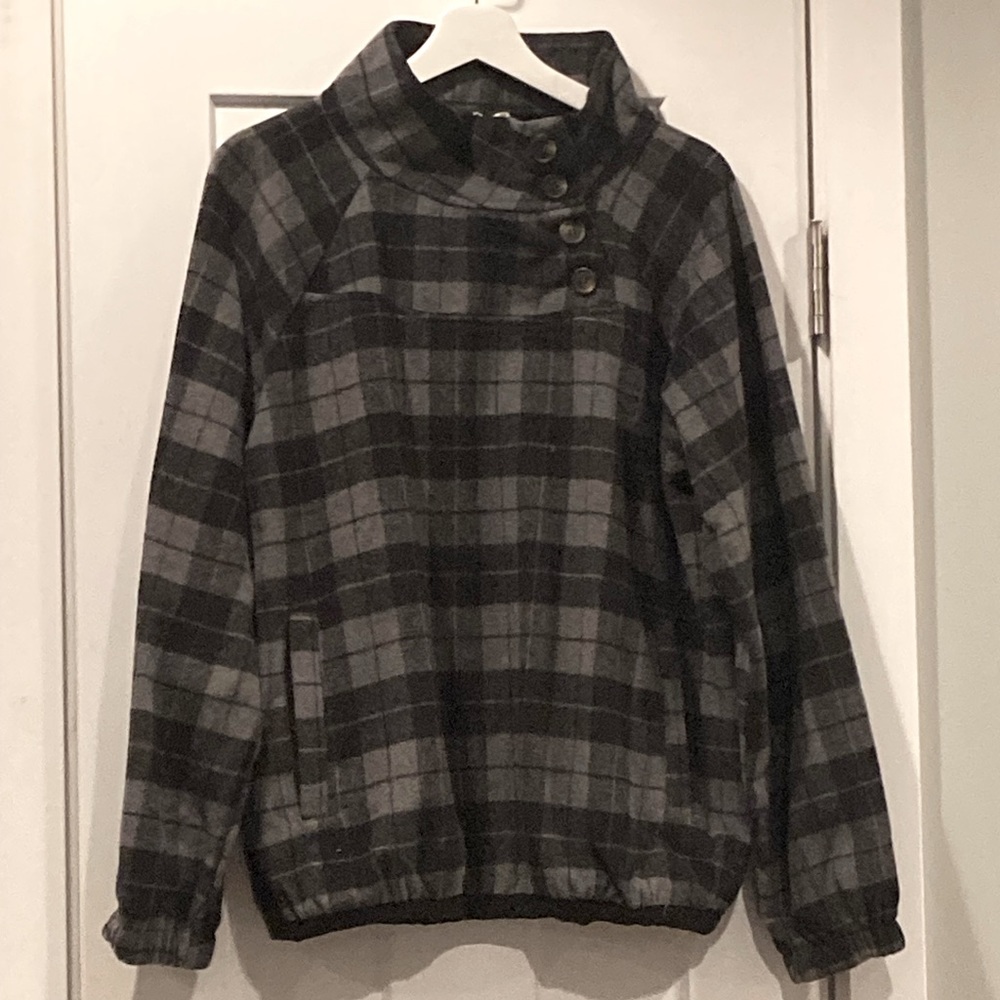 Hem & Thread pullover